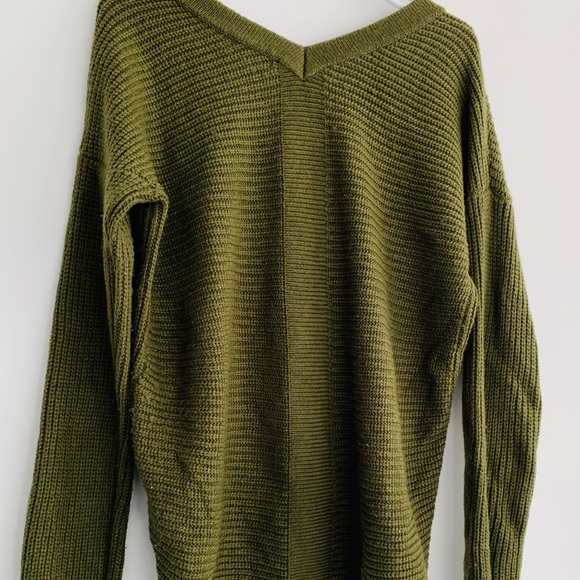 Olive green very warm knitted sweater. Medium - Picture 3 of 10
